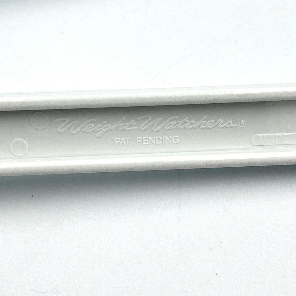 Weight Watchers Vintage Measuring Scoop Set White Plastic 1/2 Cup 1 Cup Tools